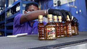 Delhi’s Private Liquor Stores Will Remain Open for Another Month
