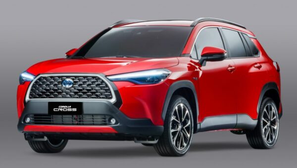 The 2024 Toyota Corolla Cross Hybrid Still Achieves 42 Mpg Despite Going Dark
