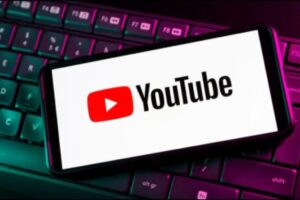 YouTube Tests New In-App Chat and Video Sharing Feature